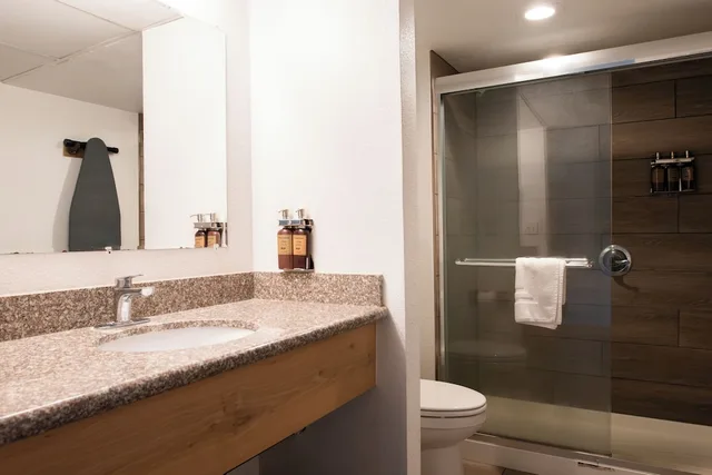 جناح بسريرين كينج بغرفتي نوم، SCP WildFree Colorado Springs, Trademark by Wyndham 6/6