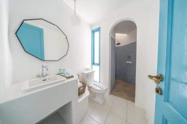 غرفة ديلوكس بسرير مزدوج بشرفة، Resort de Paskani 5/9