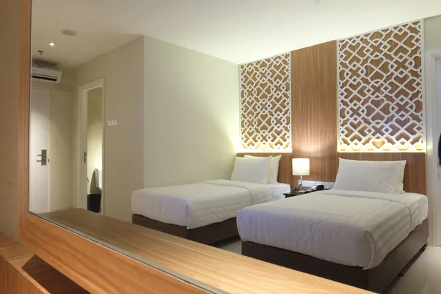 غرفة سوبيريور بسرير كوين بإطلالة على المسبح، Astara Hotel Balikpapan 5/10