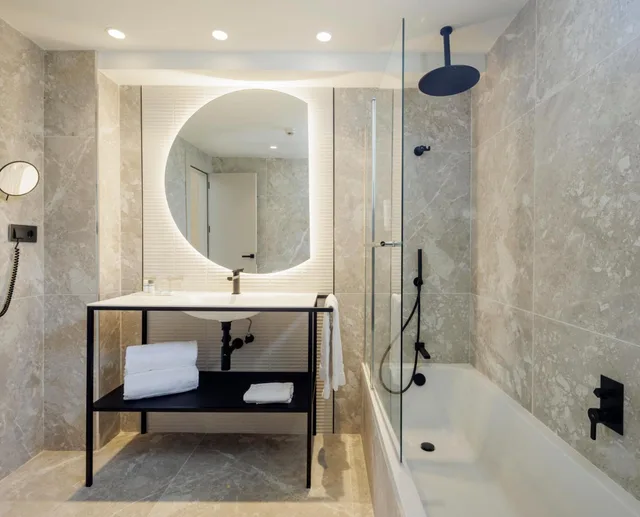 جناح جونيور بشرفة، Hotel Ilunion San Sebastian 3/3