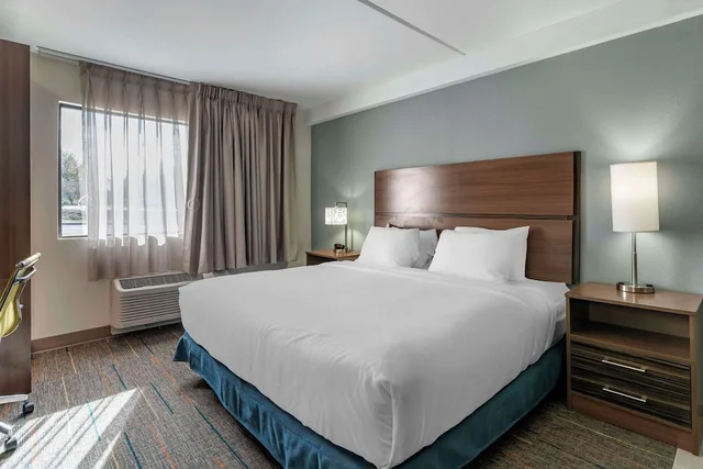 جناح بسرير كينج لذوي الإعاقة، MainStay Suites Lexington I-75 2/5