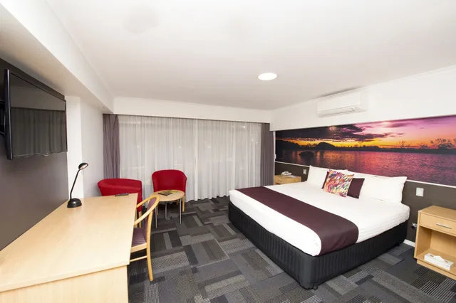 غرفة سوبيريور بسرير كينج، Mercure Alice Springs Resort 2/4