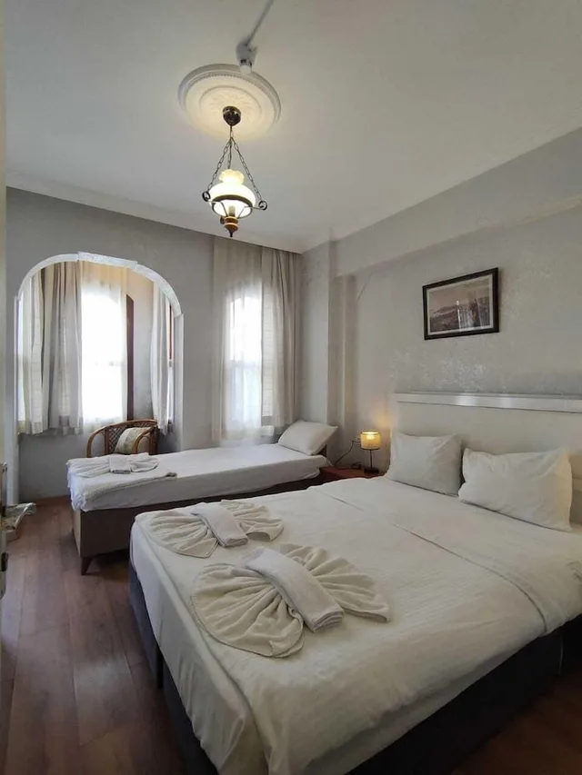 3 Bedrooms, Apartment, 2 King Beds, 3 Beds, Antique 3/10