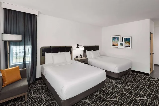 غرفة بسريرين كوين، La Quinta Inn & Suites by Wyndham Austin Parmer Tech Ridge 1/1