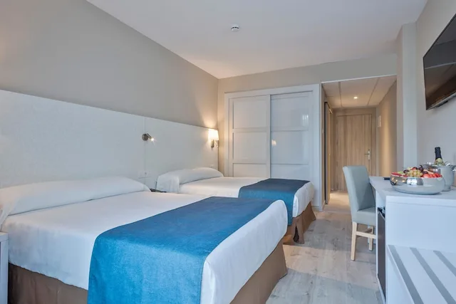 Room, Single, 2 Double Beds, Pool View، Best Sol D Or Hotel 2/3