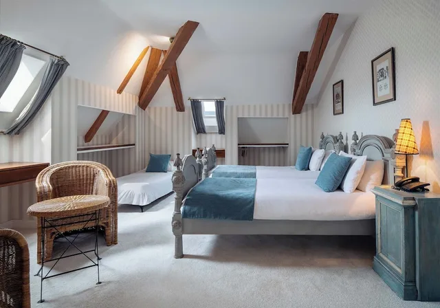 Suite, 1 Queen and 3 Single Beds, Chateau de Candie 7/10
