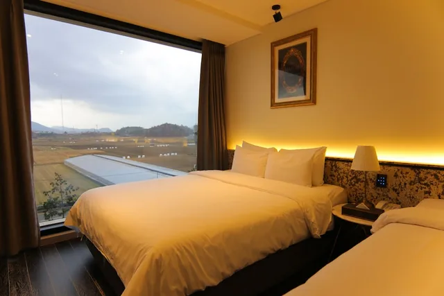 غرفة قياسية بسرير مزدوج وسرير فردي، Hotel Gite 7/10