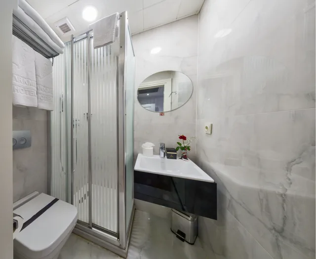 غرفة بسريرين منفصلين بإطلالة على البحر، Darkmen Hotel 2 1/1