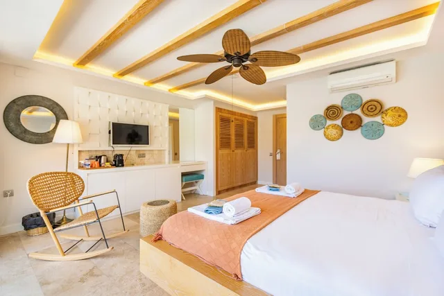 غرفة ديلوكس بسرير كوين بإطلالة على البحر، Kalkan Saray Suites Hotel 8/10
