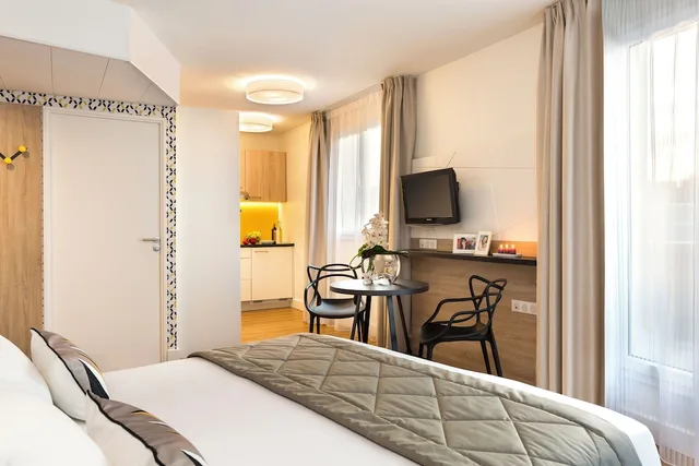 Studio, Double Bed, Eiffel View, Balcony، Citadines Tour Eiffel Paris 6/8