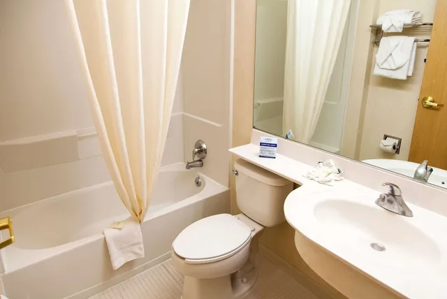 جناح بسرير كوين، Microtel Inn and Suites by Wyndham Chihuahua 8/10
