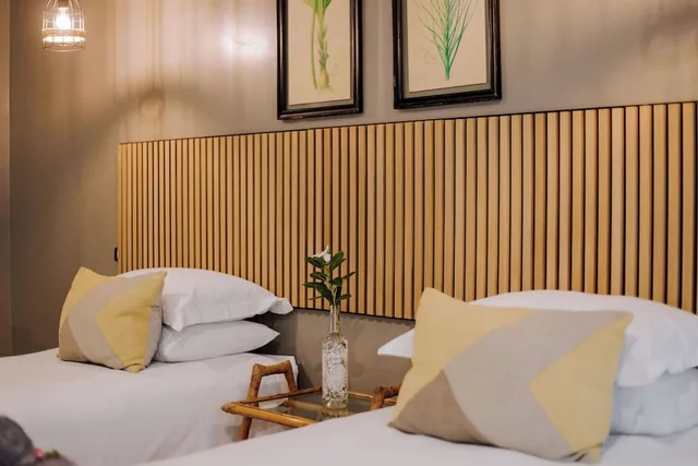 غرفة بسريرين منفصلين بإطلالة على المسبح، Igwalagwala Guest House 3/4