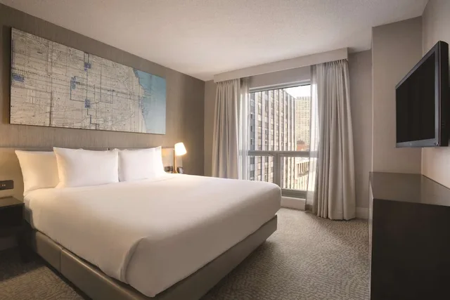 جناح بسرير كينج، Hilton Chicago Magnificent Mile Suites 1/7