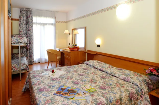 غرفة بسرير مزدوج أو سريرين منفصلين، Park Hotel Jolanda 9/10