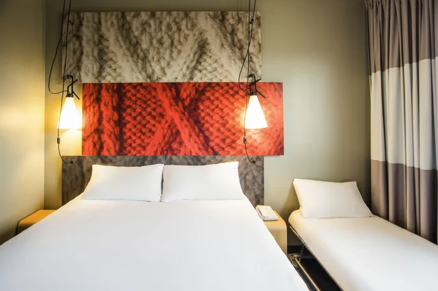 Room, Double Bed, Ibis Pontorson Baie Du Mont-Saint-Michel 4/5