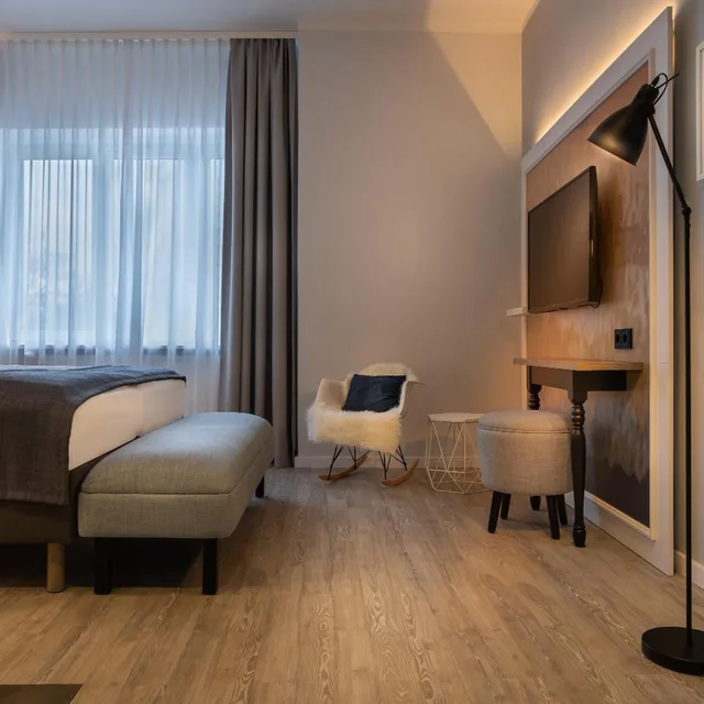 Standard, Queen Bed, Balcony, Yggotel Ravn 5/10