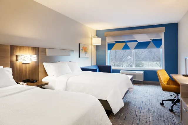 Deluxe, Suite, Accessible, Holiday Inn Express Hotel And Suites Del Rio 2/5