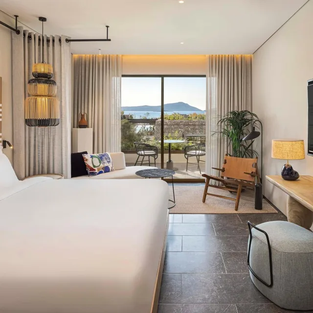Bay, Guest Room, Deluxe, King Bed, Partial Sea View, Sofa، W Costa Navarino 2/4