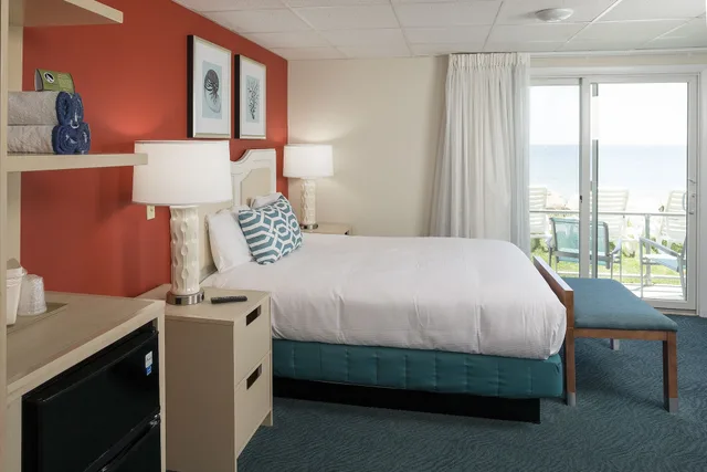 غرفة بسرير كوين بإطلالة على البحر، Pleasant View Inn 3/7