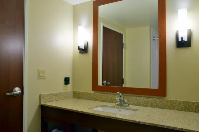 جناح بسرير كوين مع أريكة، Comfort Suites Dunnellon near Rainbow Springs 5/10