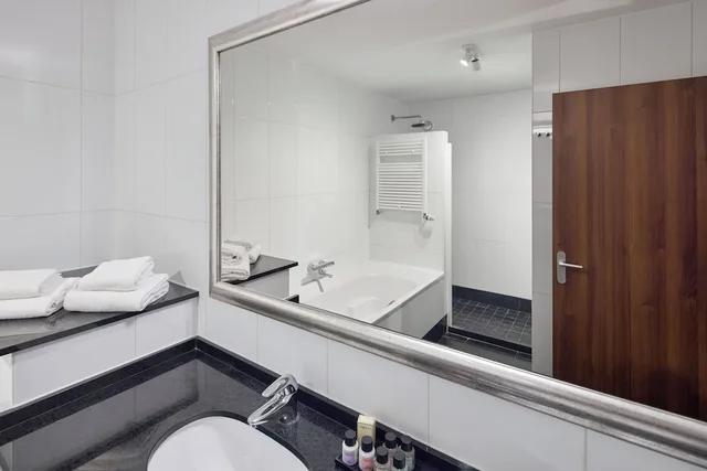 جناح جونيور بسرير كينج بحوض جاكوزي، Van der Valk Hotel Wolvega Heerenveen 6/9