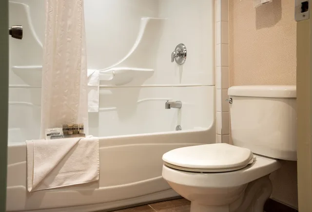 غرفة قياسية بسرير كينج، Marmot Lodge 6/8