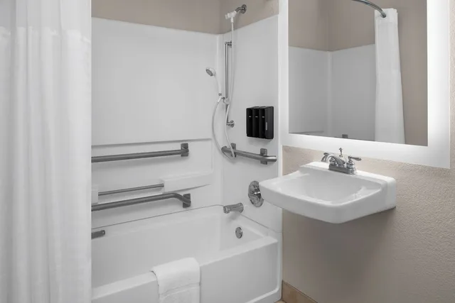 جناح بسرير كينج بغرفة نوم واحدة لذوي الإعاقة، Larkspur Landing Milpitas - An All-Suite Hotel 2/2
