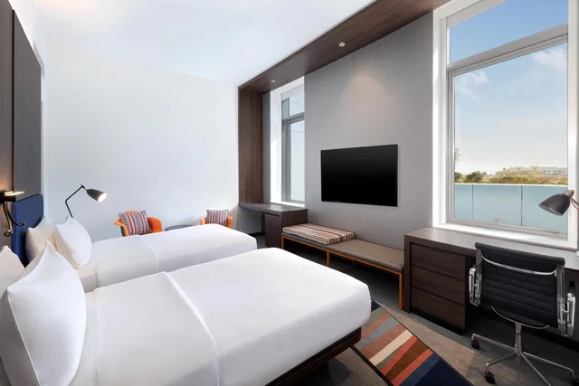 Aloft, Guest Room, Twin Beds، Aloft Al Mina 3/6