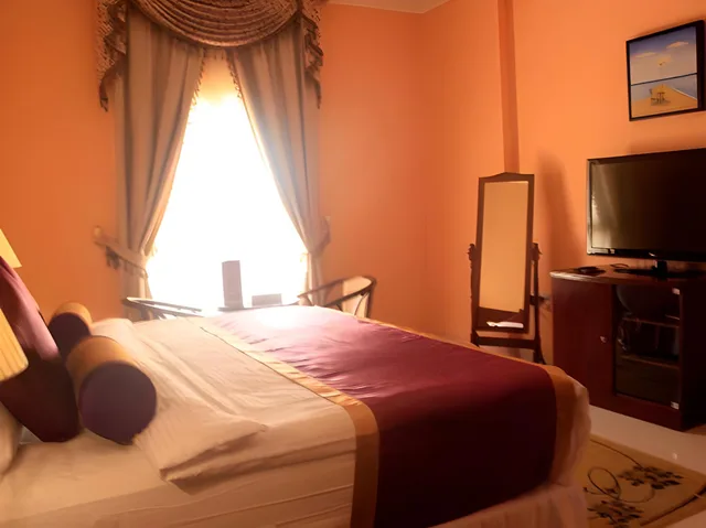 جناح ملكي، Royal Garden Hotel 1/1