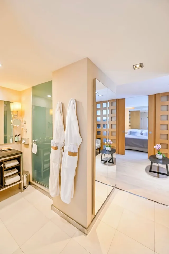 جناح جونيور بإطلالة على المدينة مع سرير إضافي، Hotel Hesperia Barcelona Presidente 7/8