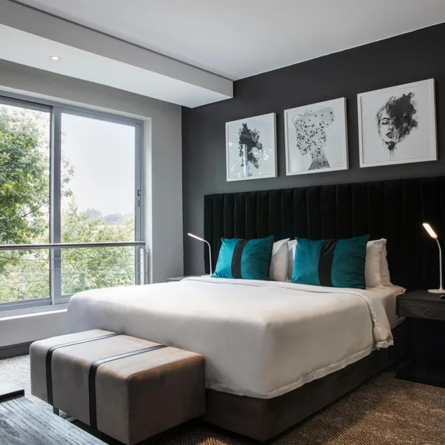 Standard, King Bed, The Capital Empire 1/10
