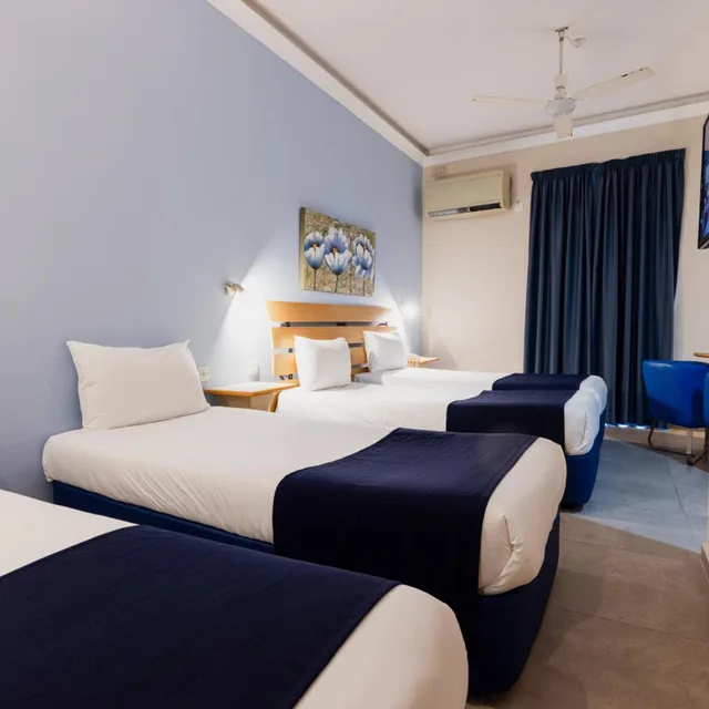 Room, Quadruple, Inland View، Xemxija Bay Hotel (ex Porto Azzurro) 2/9