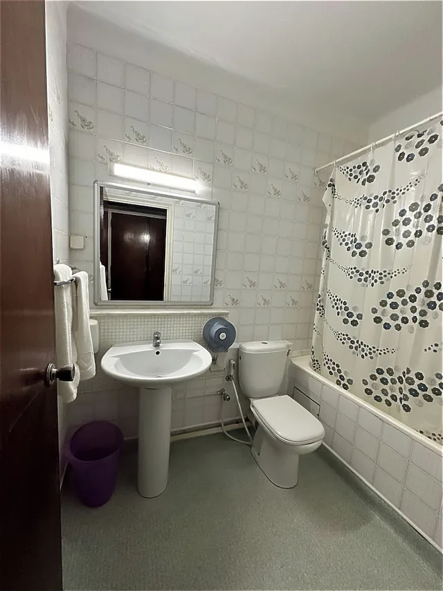 غرفة ثلاثية بسرير كوين وسرير فردي، Hotel Tej 2/2