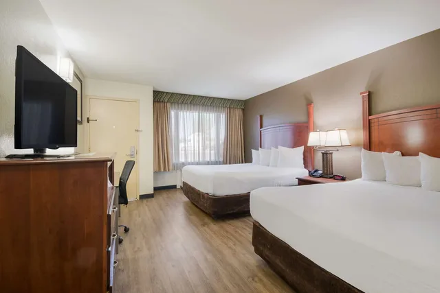غرفة بسريرين كوين، Comancheria Hotel & Convention Center 2/5