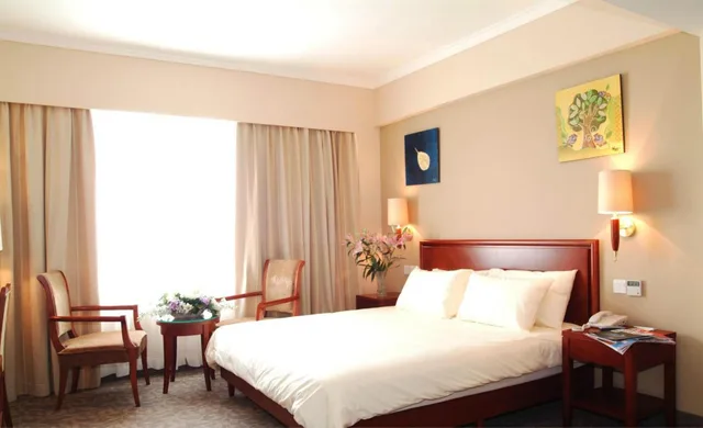 غرفة بسرير كوين، GreenTree Inn Beijing Yuegezhuang Hotel 1/2