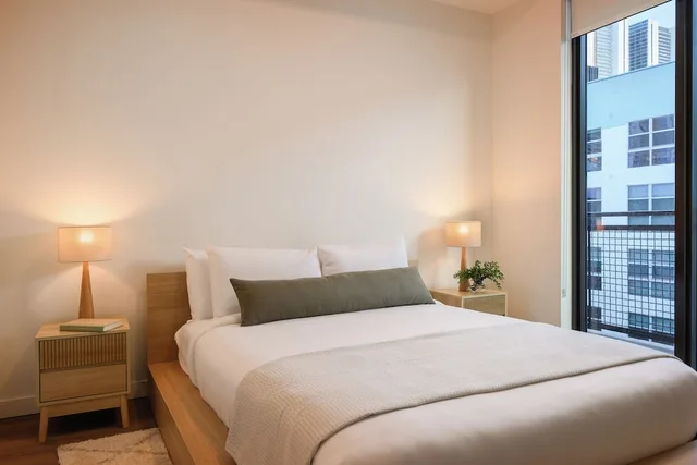 بنتهاوس بسرير كينج بشرفة مع أريكة، Sense28 Edgewater, an AvantStay Hotel 3/9