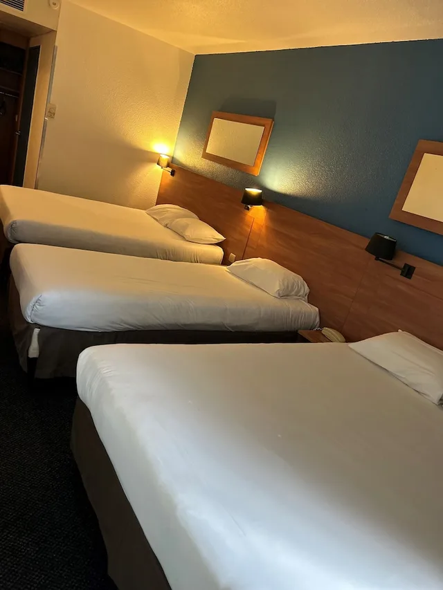 Standard, 1 Double and 1 Single Bed, Kyriad Marne La Vallee - Torcy 7/10