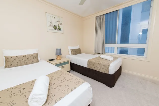 3 Bedrooms, Garden, Apartment، La Grande Apartments Broadbeach 1/10