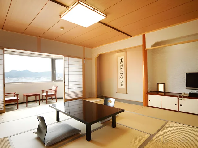 غرفة يابانية قياسية بفرشتي فوتون، Kotohira Onsen Kotosankaku 1/1
