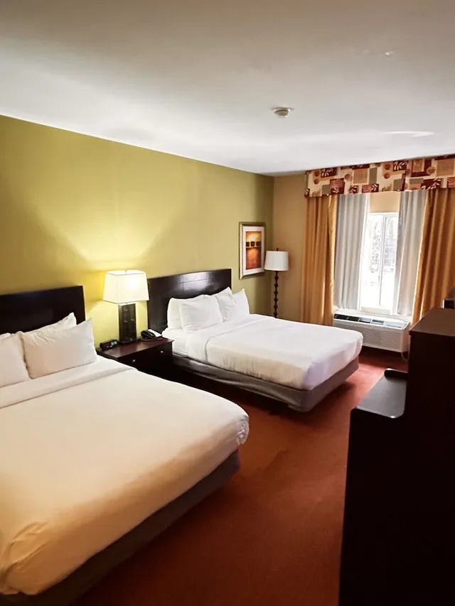 غرفة قياسية بسريرين كوين لذوي الإعاقة، Greentree Inn Suites In Pinetop 1/3