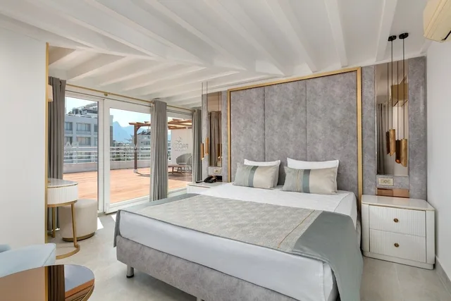 Mediterranean, Suite, Queen Bed, Panoramic Terrace، REO Hotel & Spa 2/10