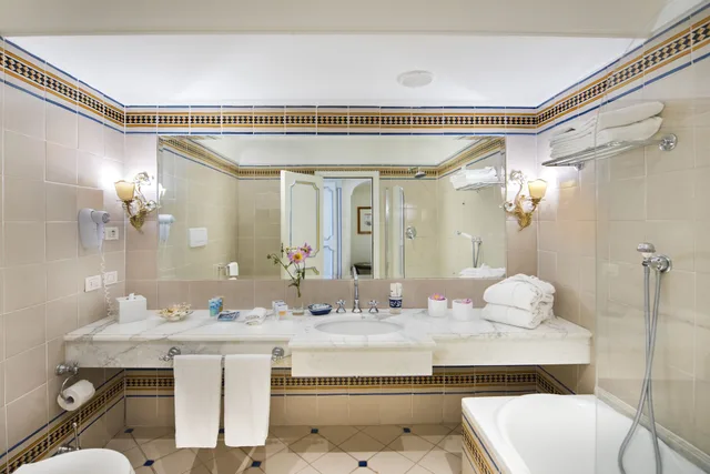 Standard, King Bed, French Balcony, Hotel Punta Regina 4/4