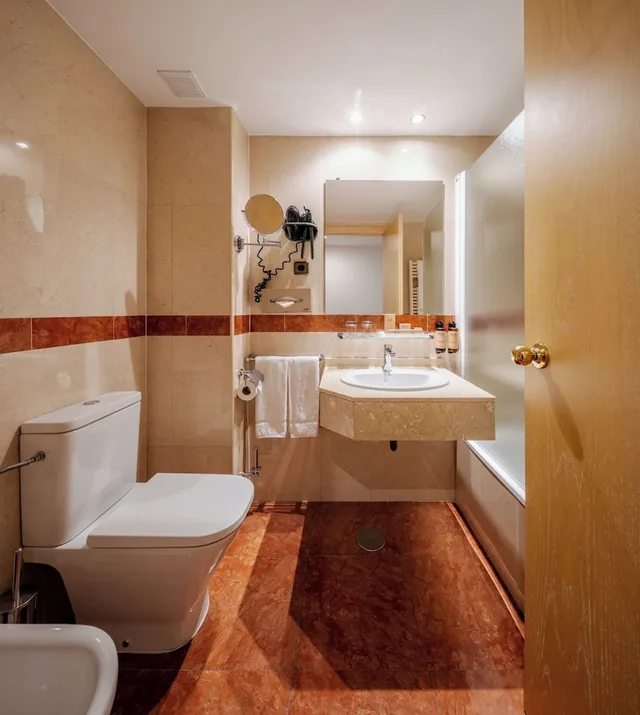 غرفة قياسية ثلاثية بثلاثة أسرّة، Luze Castellana Hotel 9/9