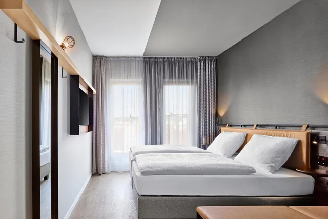 غرفة قياسية بسرير مزدوج، H2 Hotel Saarbrucken 3/10