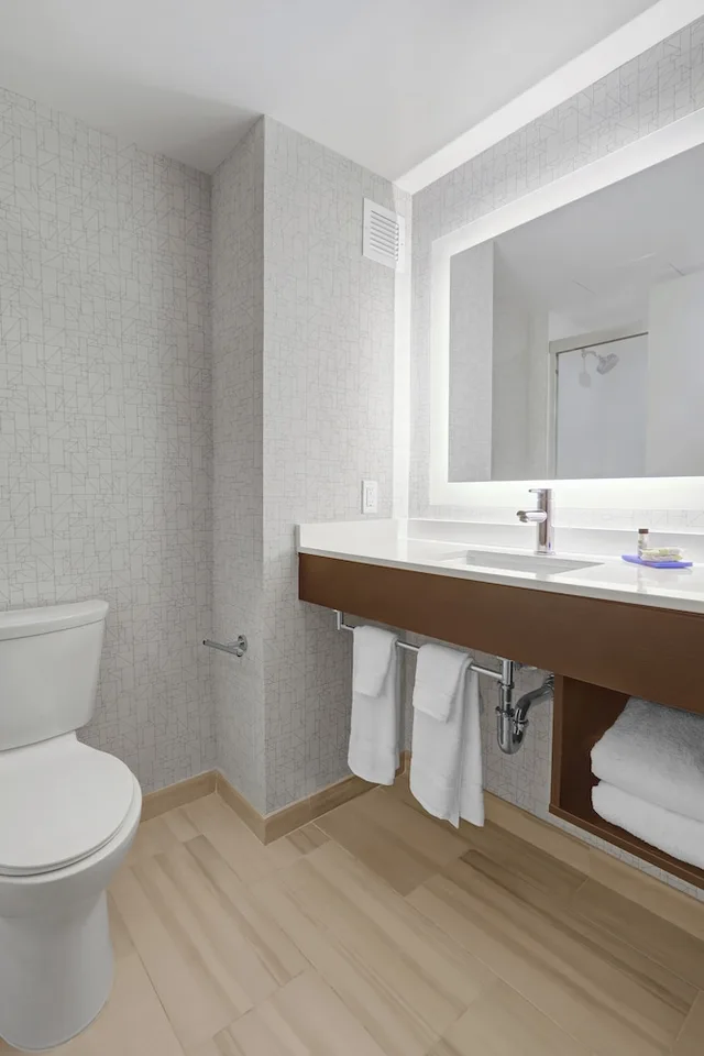 غرفة قياسية بسريرين كوين، Hotel 1200 5/5
