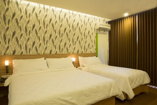 Splendid, Triple، deMira Hotel Gubeng Surabaya 1/2