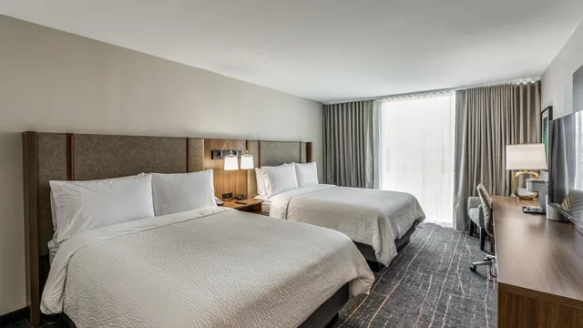 غرفة بسريرين كوين، Holiday Inn Dallas Market Ctr Love Field, an IHG hotel 2/4
