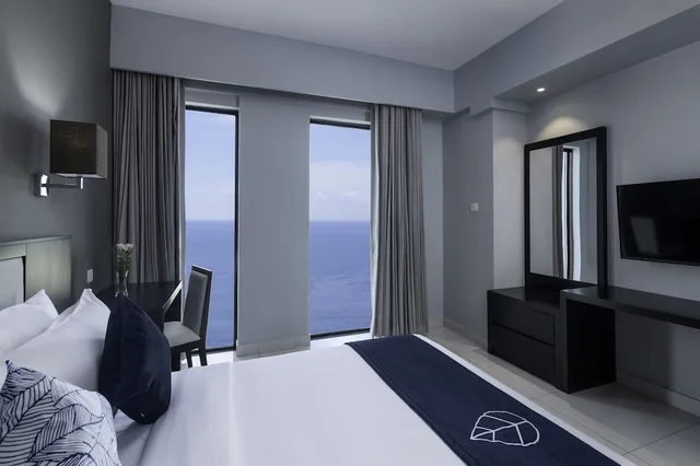 1 Bedroom, Signature, Suite, King Bed, Sea Front، Hotel MaRadha Colombo 2/9