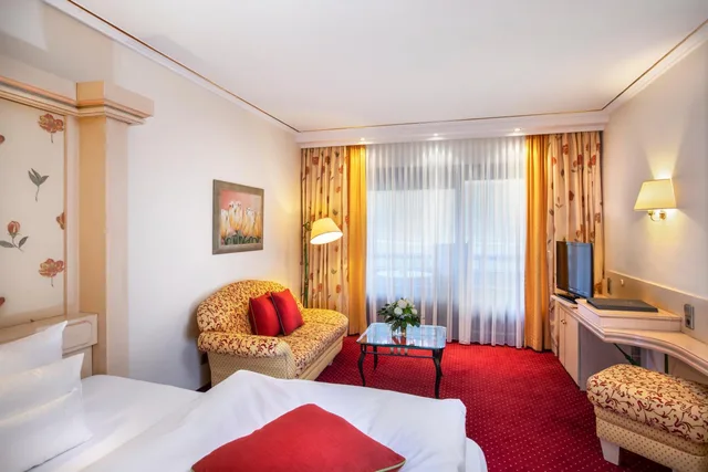 غرفة قياسية بشرفة، Hotel Engel Obertal 2/3