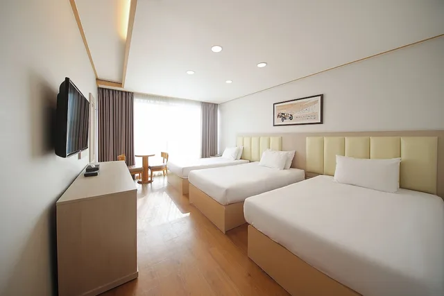 غرفة بزنس ثلاثية بثلاثة أسرّة، Shin Shin Hotel Jeju City 3/6